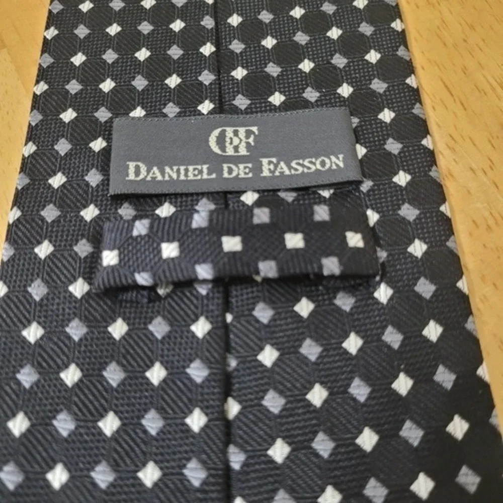 Daniel de Fasson Necktie Geometric Dot Pattern Business Career Formal‎